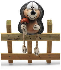 Zaunhocker Igel mit Pilz